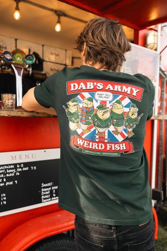 Weird fish dabs army back - weird,